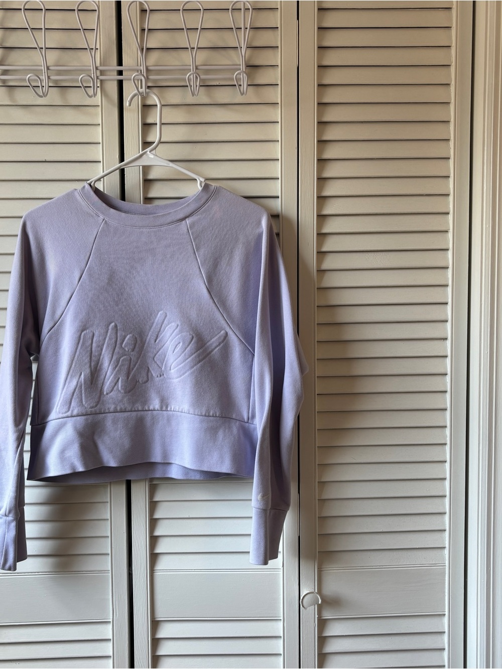 Nike Women's Light Lavender Embossed Logo Cropped Pullover